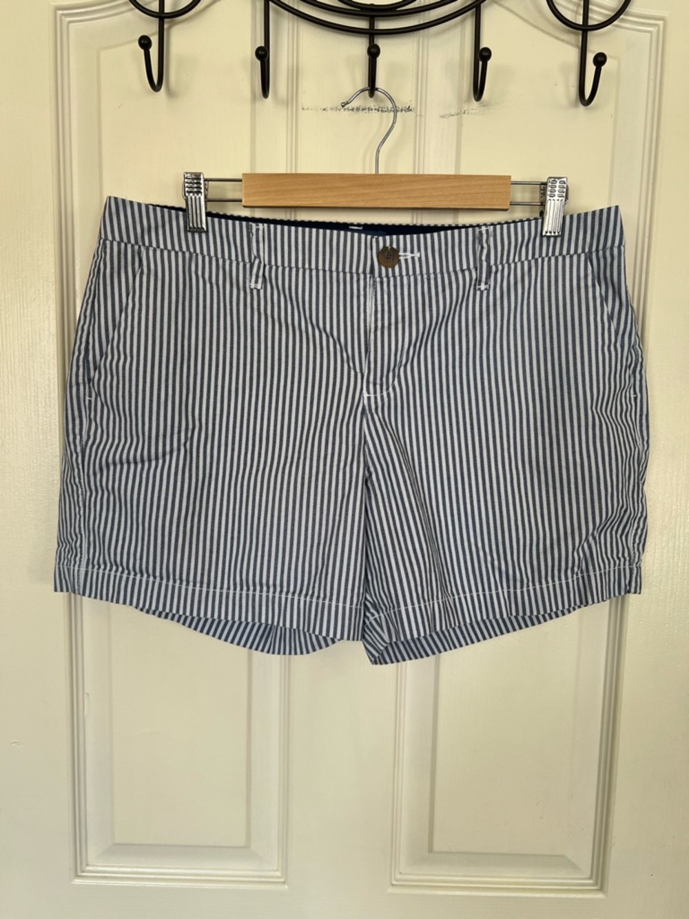 Old Navy Everyday Shorts Size 12 Blue White Striped Cotton Chino Summer Casual